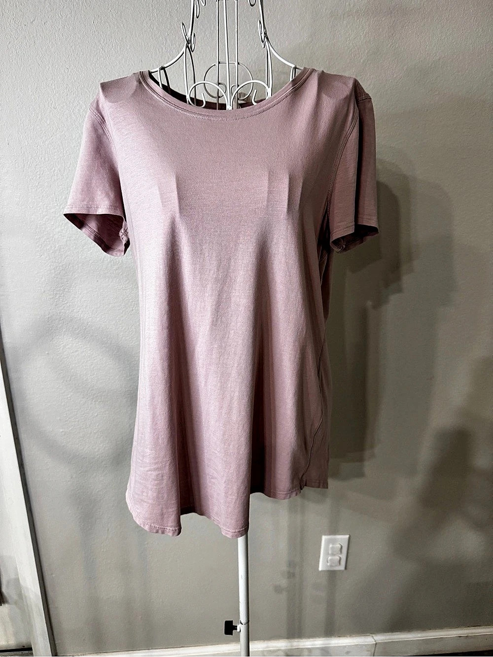 lululemon Love Curved-Hem Crewneck T-Shirt Short Sleeve Tee in Pink Size 8
